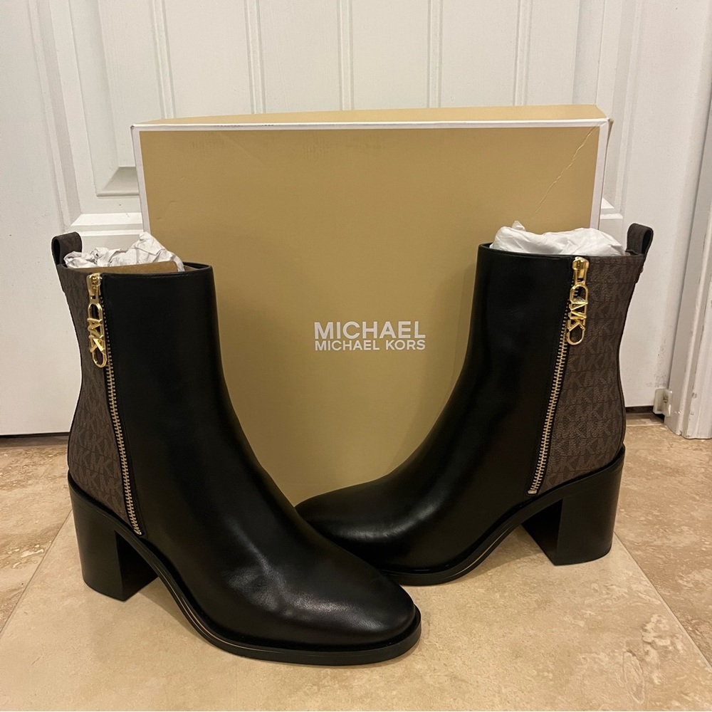 NWT Michael Kors Regan Mid Leather Bootie- Black/Brown